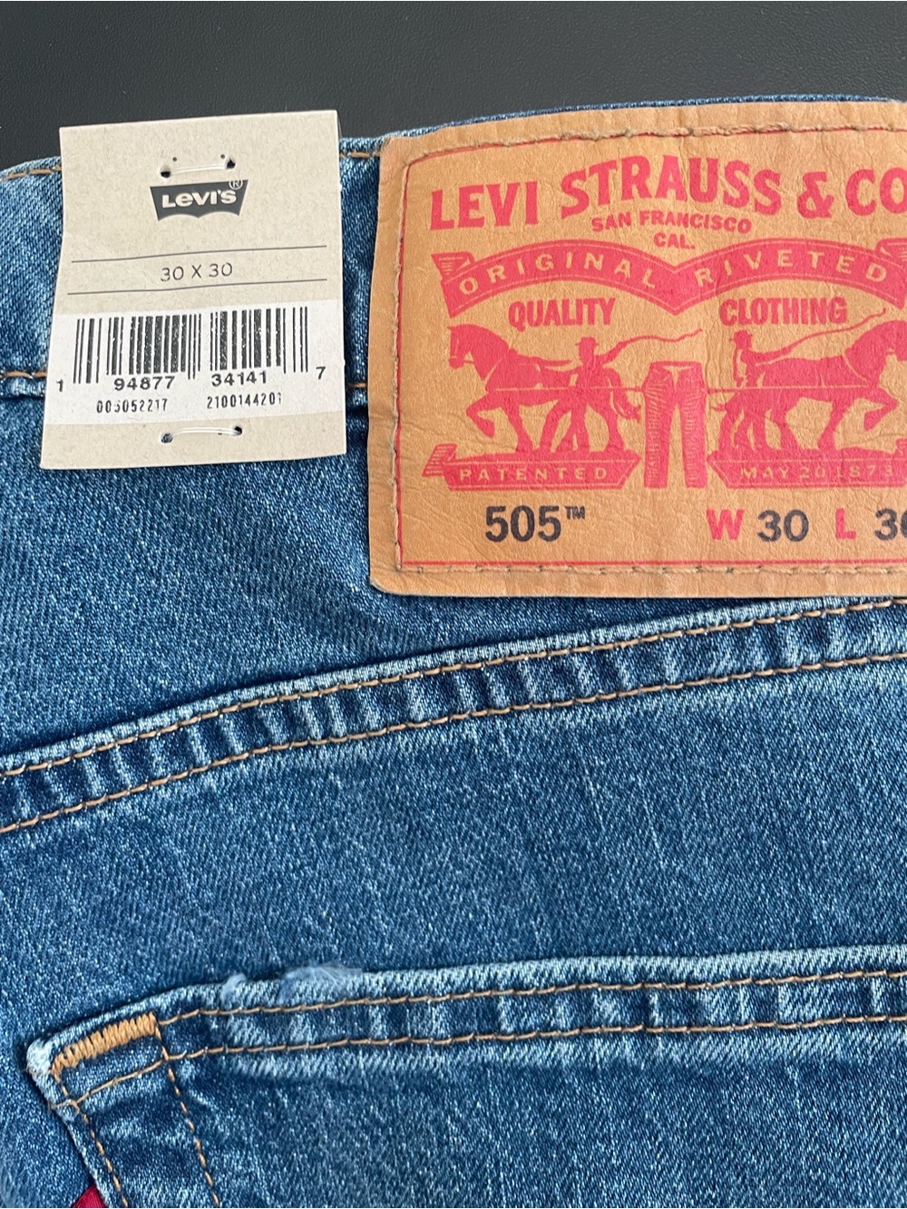Levi's Classic Straight 505 Leg Jeans in Medium Blue